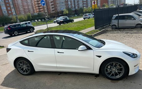 Tesla Model 3 I, 2021 год, 3 950 000 рублей, 2 фотография