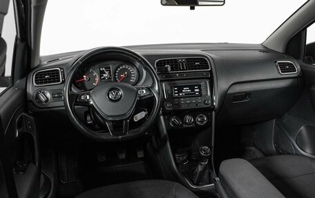 Volkswagen Polo VI (EU Market), 2017 год, 1 400 000 рублей, 5 фотография