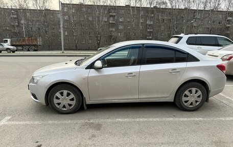 Chevrolet Cruze II, 2011 год, 750 000 рублей, 3 фотография