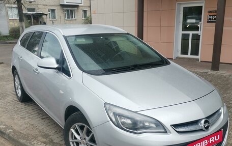 Opel Astra J, 2013 год, 1 030 000 рублей, 2 фотография