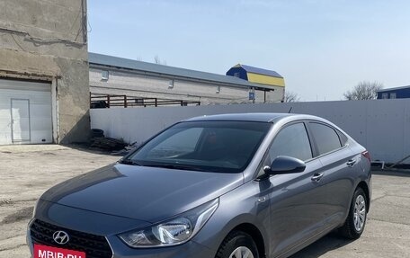 Hyundai Solaris II рестайлинг, 2018 год, 1 380 000 рублей, 2 фотография