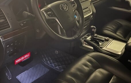 Toyota Land Cruiser 200, 2018 год, 7 900 000 рублей, 3 фотография