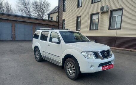 Nissan Pathfinder, 2011 год, 2 150 000 рублей, 2 фотография