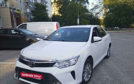 Toyota Camry, 2018 год, 2 200 000 рублей, 2 фотография