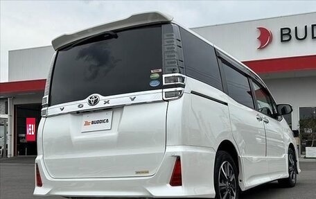 Toyota Voxy III, 2020 год, 2 570 000 рублей, 4 фотография
