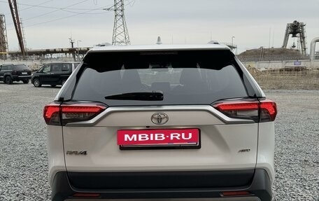 Toyota RAV4, 2020 год, 3 900 000 рублей, 4 фотография
