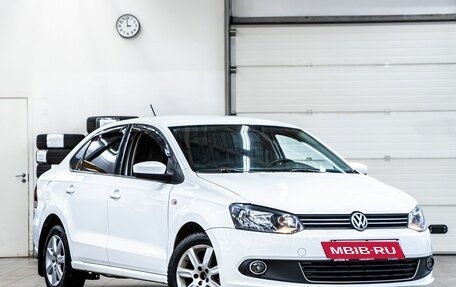 Volkswagen Polo VI (EU Market), 2015 год, 879 000 рублей, 2 фотография