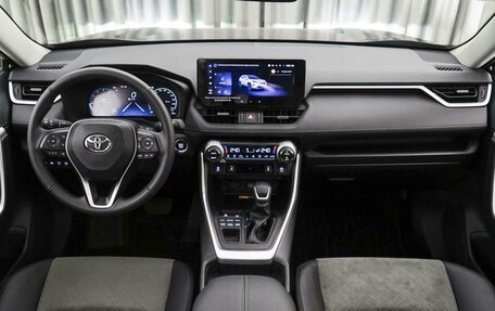 Toyota RAV4, 2023 год, 4 800 000 рублей, 6 фотография