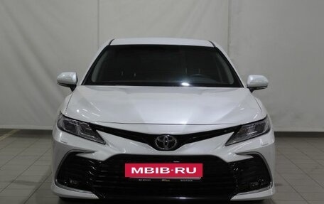 Toyota Camry, 2021 год, 3 200 000 рублей, 2 фотография