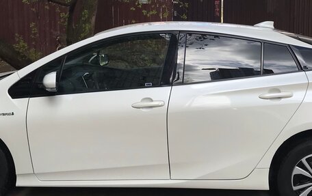 Toyota Prius IV XW50, 2019 год, 2 670 000 рублей, 3 фотография