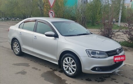 Volkswagen Jetta VI, 2013 год, 680 000 рублей, 3 фотография