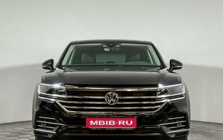 Volkswagen Touareg III, 2019 год, 4 397 000 рублей, 2 фотография