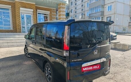 Honda Stepwgn IV, 2019 год, 3 000 000 рублей, 3 фотография
