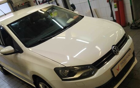 Volkswagen Polo VI (EU Market), 2011 год, 773 000 рублей, 2 фотография