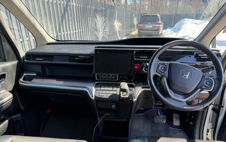 Honda Stepwgn IV, 2018 год, 3 400 000 рублей, 4 фотография