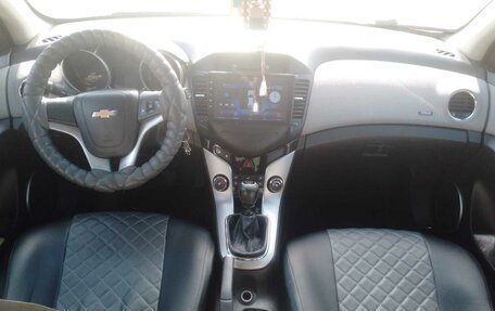 Chevrolet Cruze II, 2011 год, 810 000 рублей, 2 фотография