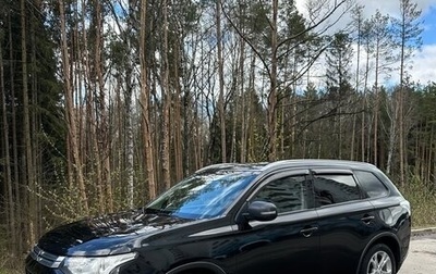Mitsubishi Outlander III рестайлинг 3, 2014 год, 1 870 000 рублей, 1 фотография