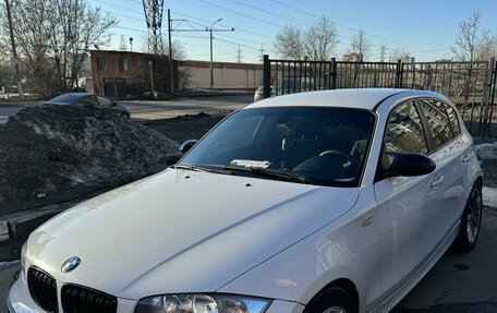 BMW 1 серия, 2009 год, 1 050 000 рублей, 2 фотография