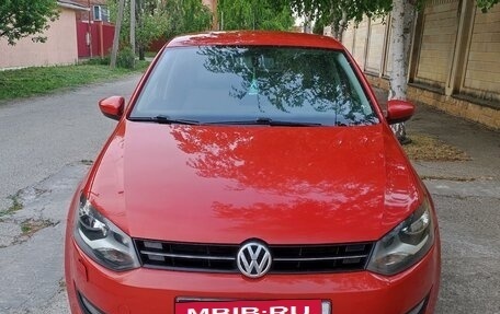 Volkswagen Polo VI (EU Market), 2013 год, 1 095 000 рублей, 2 фотография