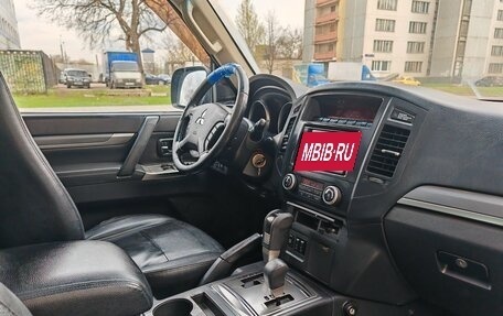 Mitsubishi Pajero IV, 2013 год, 2 200 000 рублей, 26 фотография
