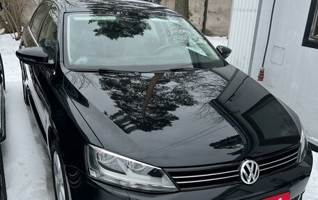 Volkswagen Jetta VI, 2013 год, 1 500 000 рублей, 2 фотография