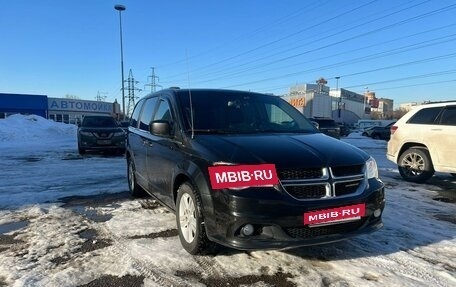 Dodge Caravan V, 2018 год, 2 113 000 рублей, 13 фотография