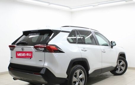 Toyota RAV4, 2020 год, 3 830 000 рублей, 6 фотография
