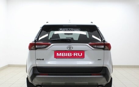 Toyota RAV4, 2020 год, 3 830 000 рублей, 5 фотография