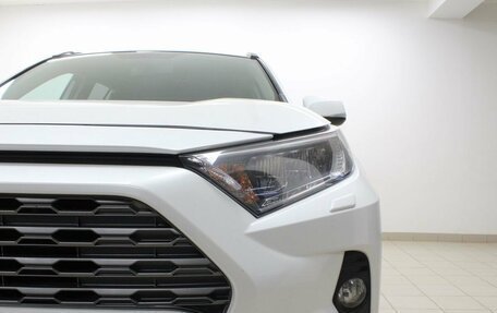 Toyota RAV4, 2020 год, 3 830 000 рублей, 8 фотография