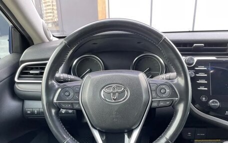 Toyota Camry, 2019 год, 3 100 000 рублей, 8 фотография