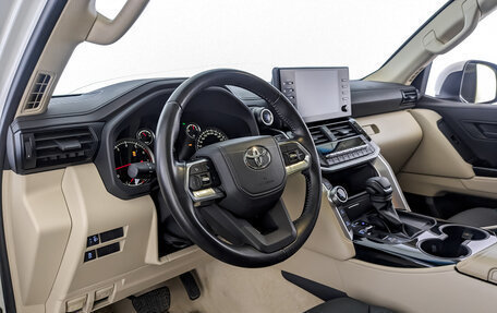 Toyota Land Cruiser, 2022 год, 11 100 000 рублей, 16 фотография