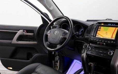 Toyota Land Cruiser 200, 2011 год, 2 899 000 рублей, 12 фотография