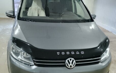 Volkswagen Touran III, 2012 год, 1 050 000 рублей, 2 фотография