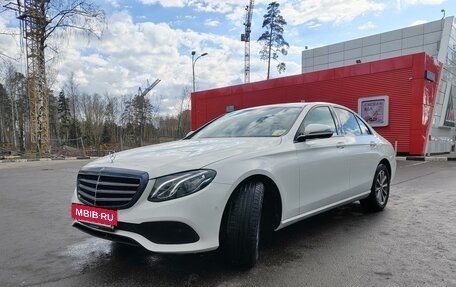 Mercedes-Benz E-Класс, 2020 год, 4 250 000 рублей, 3 фотография