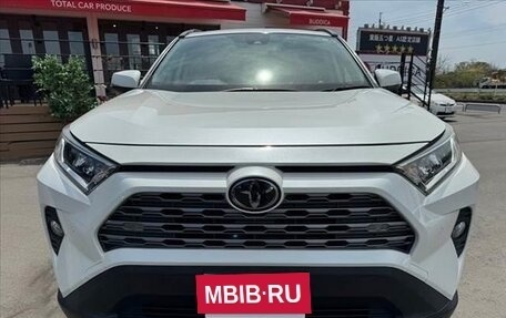 Toyota RAV4, 2020 год, 2 100 000 рублей, 2 фотография