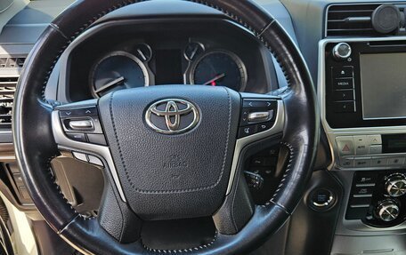 Toyota Land Cruiser Prado 150 рестайлинг 2, 2019 год, 6 750 000 рублей, 10 фотография