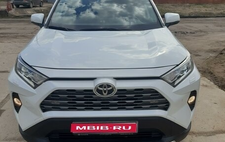 Toyota RAV4, 2021 год, 4 080 000 рублей, 1 фотография