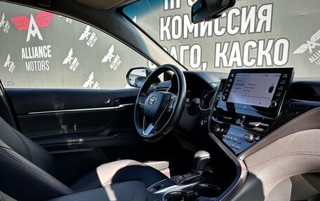 Toyota Camry, 2022 год, 3 098 000 рублей, 4 фотография