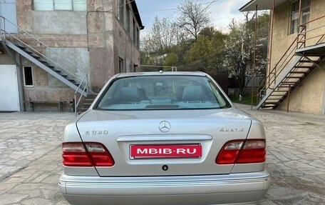 Mercedes-Benz E-Класс, 1999 год, 1 250 000 рублей, 3 фотография