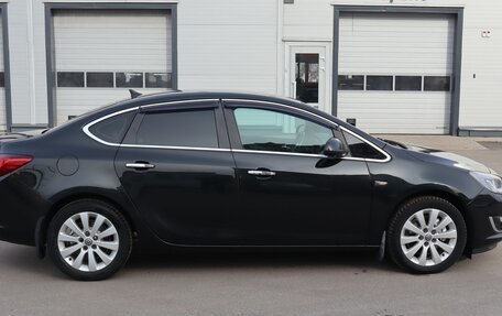 Opel Astra J, 2013 год, 1 070 000 рублей, 2 фотография
