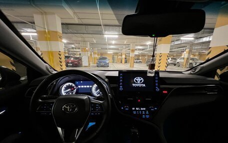 Toyota Camry, 2021 год, 3 500 000 рублей, 4 фотография