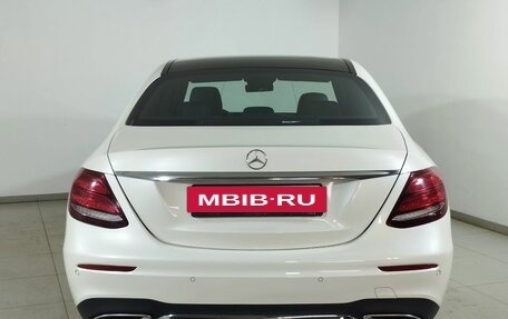Mercedes-Benz E-Класс, 2016 год, 3 497 000 рублей, 3 фотография