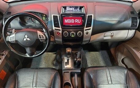 Mitsubishi Pajero Sport II рестайлинг, 2014 год, 2 299 000 рублей, 9 фотография