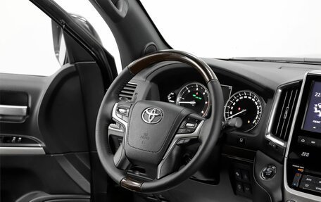 Toyota Land Cruiser 200, 2017 год, 5 900 000 рублей, 9 фотография