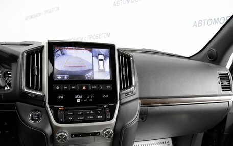 Toyota Land Cruiser 200, 2017 год, 5 900 000 рублей, 13 фотография