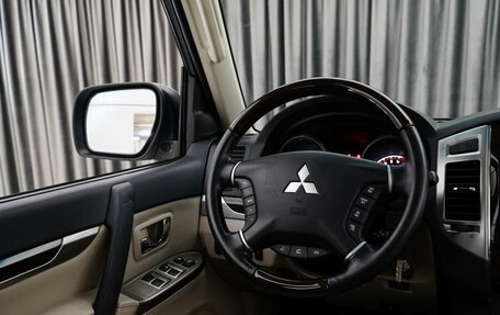 Mitsubishi Pajero IV, 2019 год, 4 829 000 рублей, 9 фотография