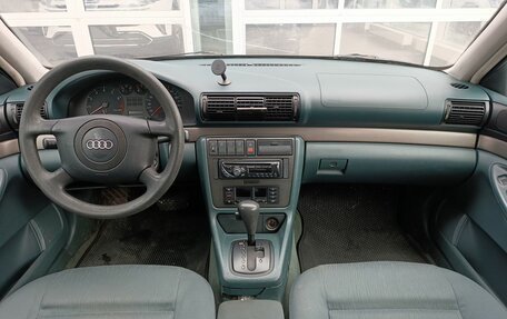Audi A4, 1999 год, 395 000 рублей, 10 фотография