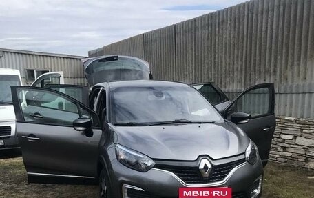 Renault Kaptur I рестайлинг, 2017 год, 1 775 000 рублей, 2 фотография