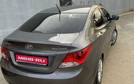 Hyundai Solaris II рестайлинг, 2011 год, 1 200 000 рублей, 2 фотография
