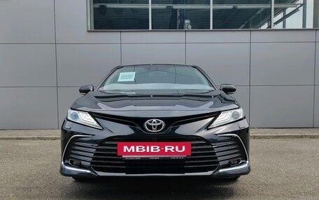 Toyota Camry, 2021 год, 3 570 000 рублей, 2 фотография